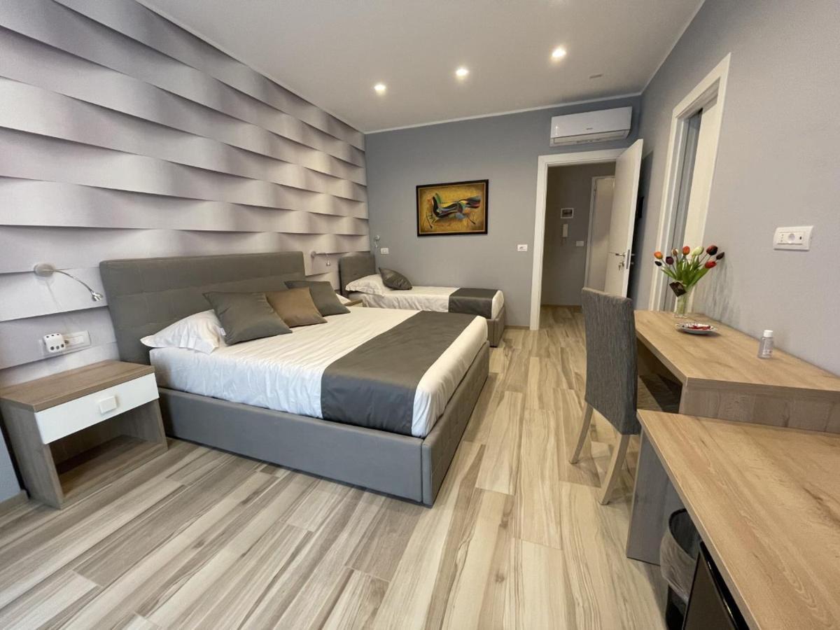 Martini Suite Bari Esterno foto