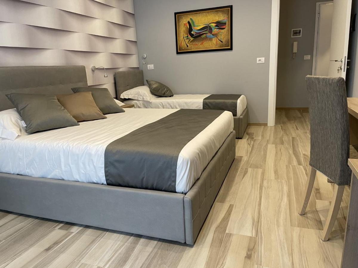 Martini Suite Bari Esterno foto