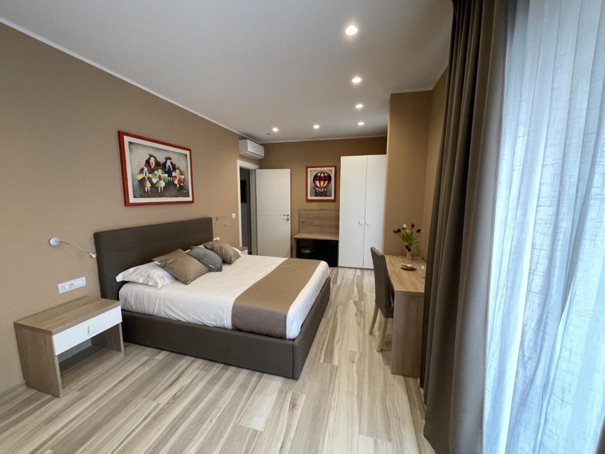 Martini Suite Bari Esterno foto