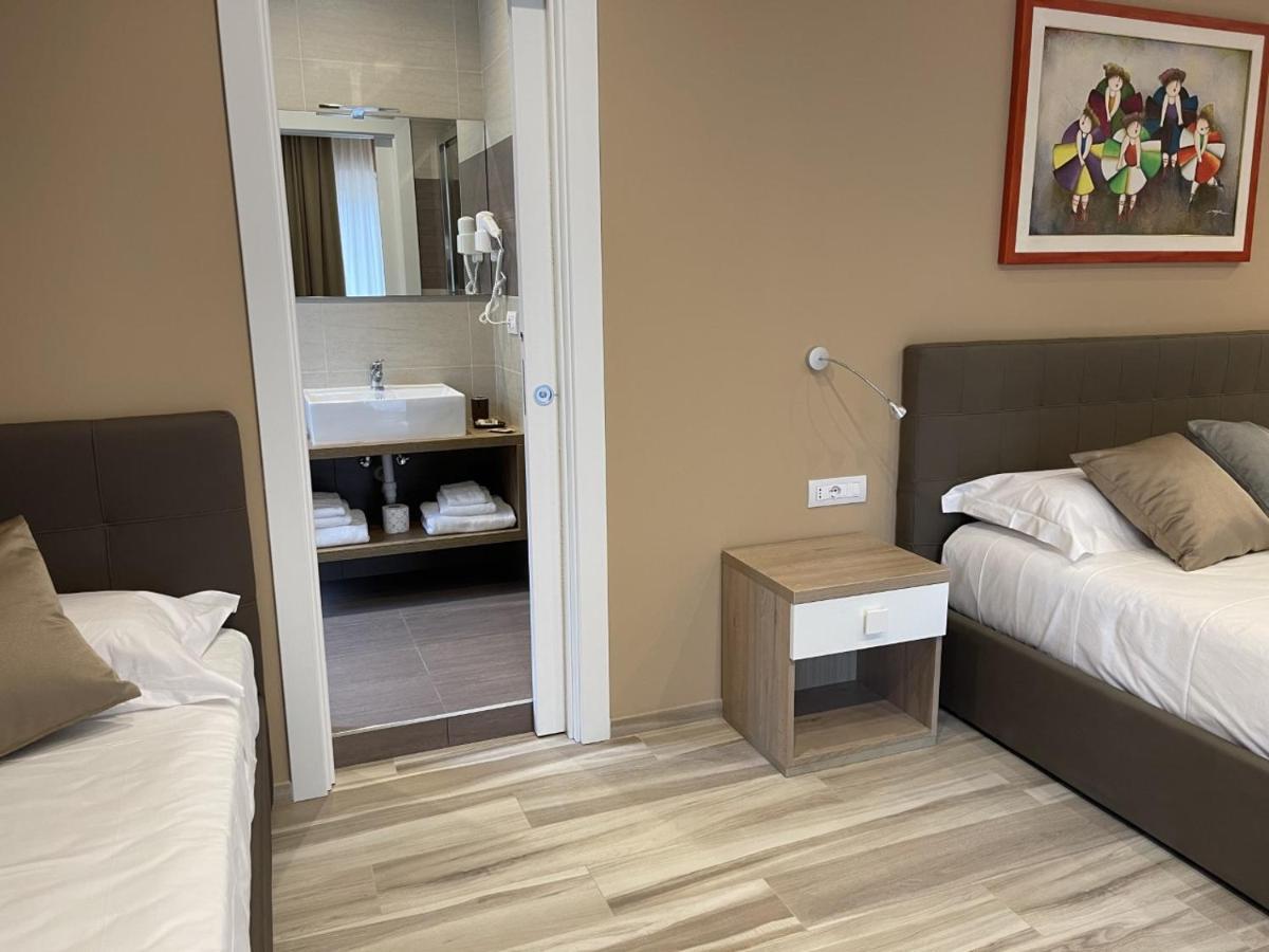 Martini Suite Bari Esterno foto